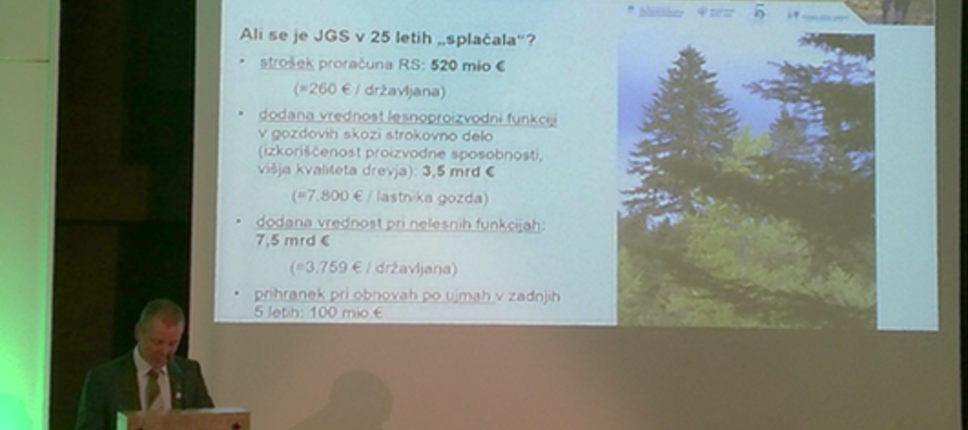 Slika 2: Direktor Zavoda za gozdove Slovenije Damjan Oražem